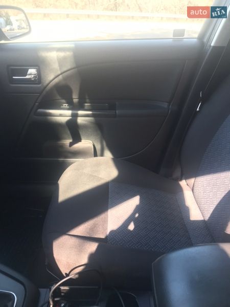 Седан Ford Mondeo 2006 в Ямполі