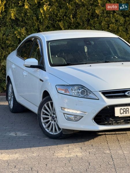 Седан Ford Mondeo 2012 в Стрию