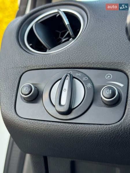 Седан Ford Mondeo 2012 в Стрию