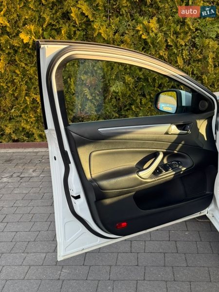 Седан Ford Mondeo 2012 в Стрию