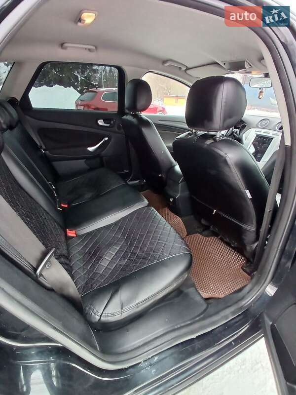 Універсал Ford Mondeo 2010 в Луцьку