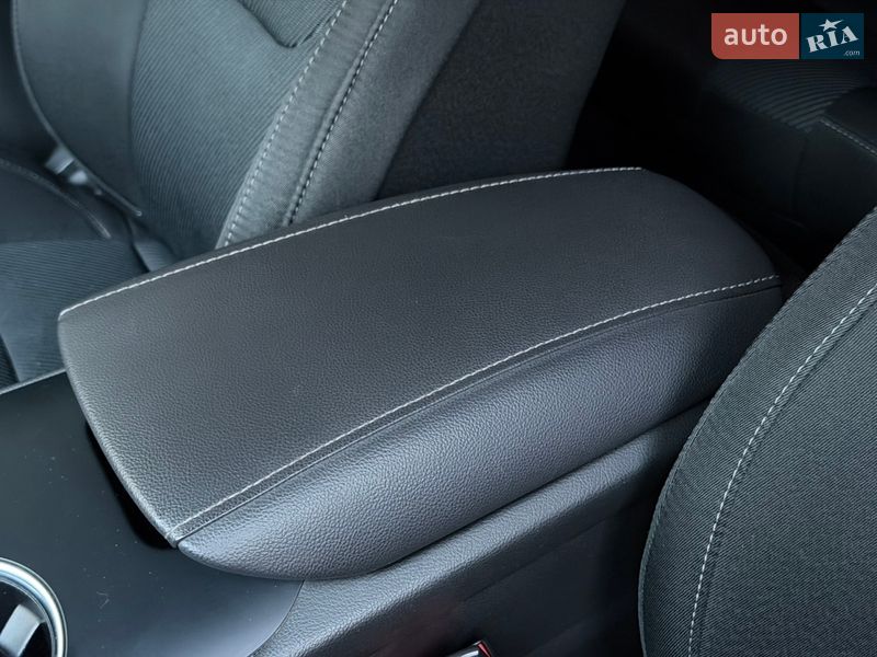 Лифтбек Ford Mondeo 2017 в Киеве фото 37 Лифтбек Ford Mondeo 2017 в Киеве