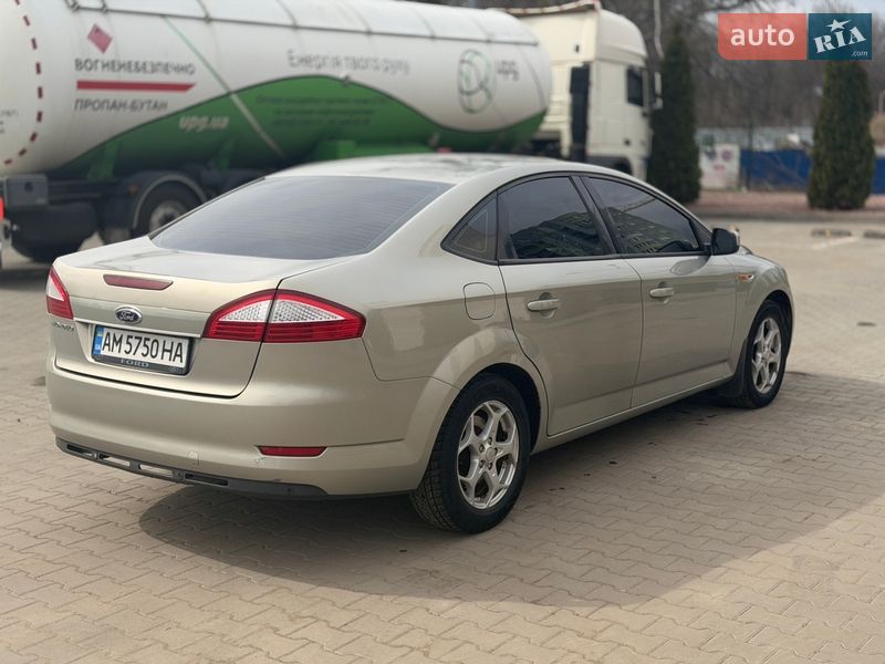 Седан Ford Mondeo 2010 в Житомирі