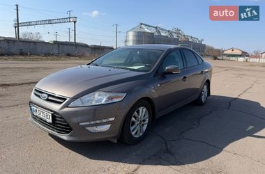 Седан Ford Mondeo 2012 в Попельне