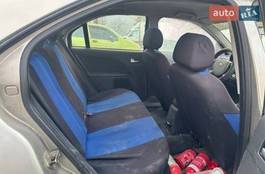 Седан Ford Mondeo 2003 в Киеве