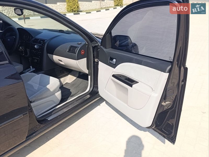 Лифтбек Ford Mondeo 2002 в Тернополе