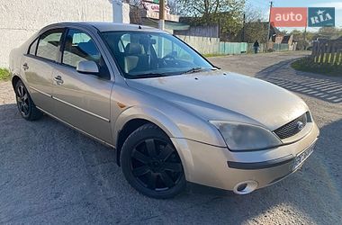 Седан Ford Mondeo 2001 в Ромнах