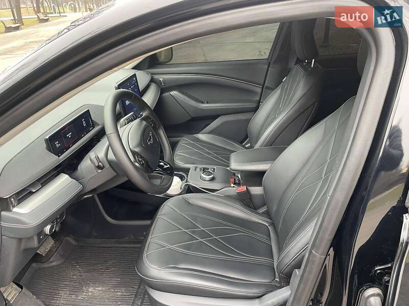 Позашляховик / Кросовер Ford Mustang Mach-E 2021 в Києві