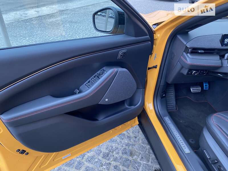 Позашляховик / Кросовер Ford Mustang Mach-E 2023 в Дніпрі