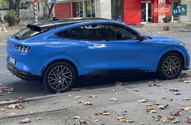 Позашляховик / Кросовер Ford Mustang Mach-E 2021 в 