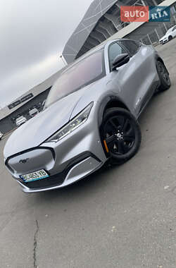 Позашляховик / Кросовер Ford Mustang Mach-E 2021 в 