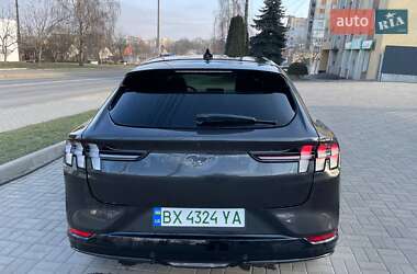Позашляховик / Кросовер Ford Mustang Mach-E 2021 в 