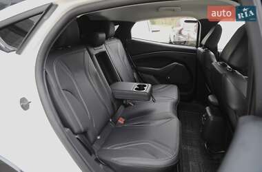 Позашляховик / Кросовер Ford Mustang Mach-E 2022 в 