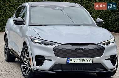Позашляховик / Кросовер Ford Mustang Mach-E 2022 в Рівному