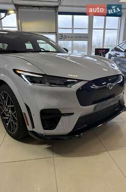 Внедорожник / Кроссовер Ford Mustang Mach-E 2022 в 