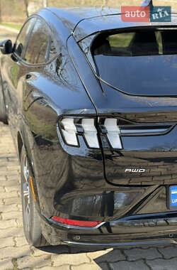 Внедорожник / Кроссовер Ford Mustang Mach-E 2021 в 