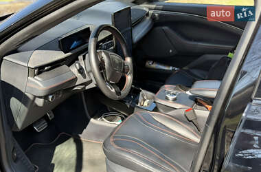 Внедорожник / Кроссовер Ford Mustang Mach-E 2021 в 