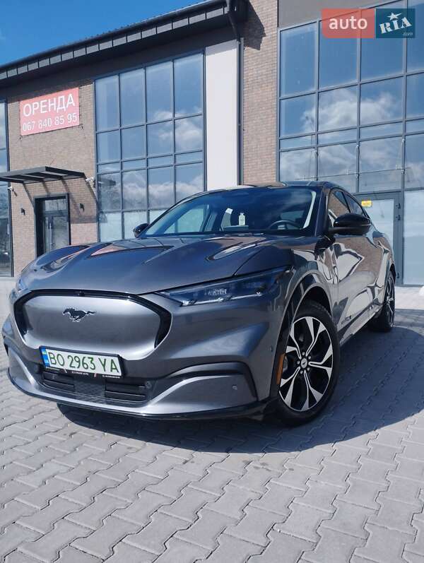 Позашляховик / Кросовер Ford Mustang Mach-E 2021 в 