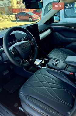 Внедорожник / Кроссовер Ford Mustang Mach-E 2021 в 