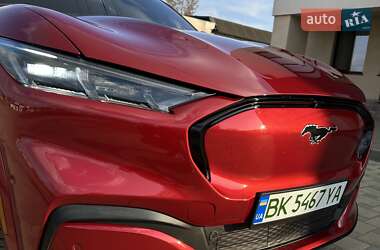 Внедорожник / Кроссовер Ford Mustang Mach-E 2021 в 