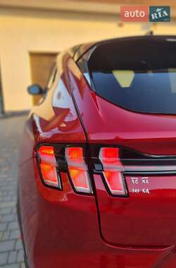 Позашляховик / Кросовер Ford Mustang Mach-E 2022 в 