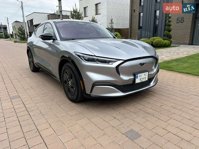 Позашляховик / Кросовер Ford Mustang Mach-E 2021 в 