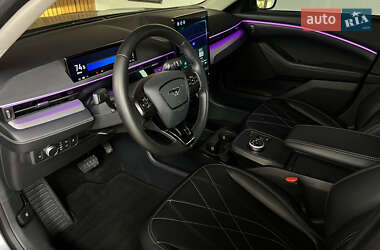 Позашляховик / Кросовер Ford Mustang Mach-E 2021 в 