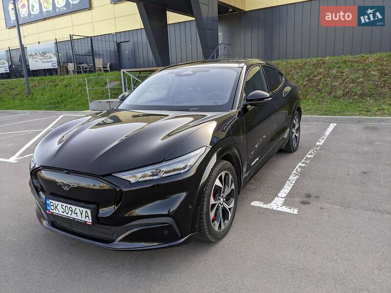 Позашляховик / Кросовер Ford Mustang Mach-E 2021 в Рівному