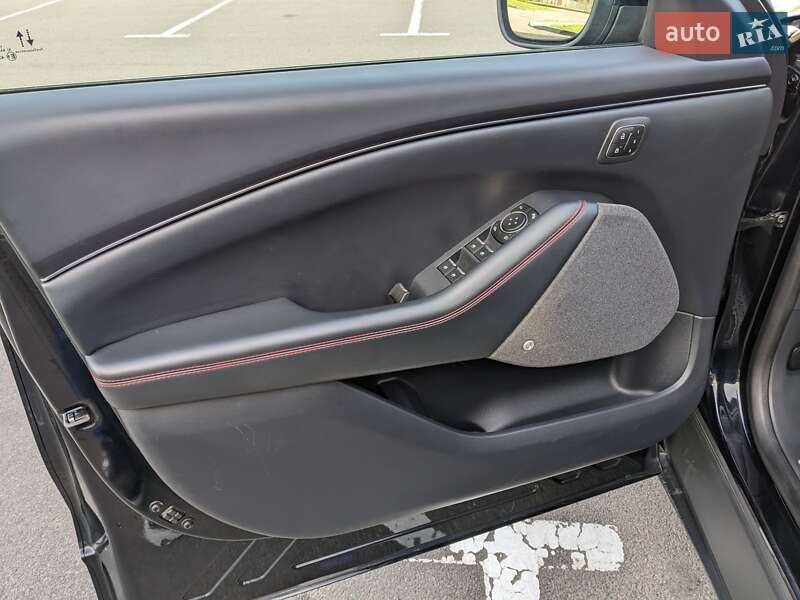 Позашляховик / Кросовер Ford Mustang Mach-E 2021 в Рівному