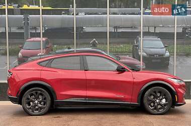 Внедорожник / Кроссовер Ford Mustang Mach-E 2021 в 