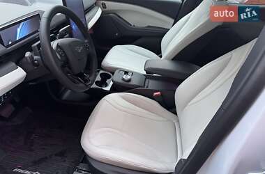 Позашляховик / Кросовер Ford Mustang Mach-E 2023 в 