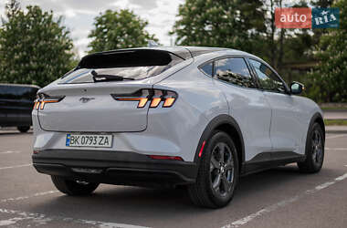 Позашляховик / Кросовер Ford Mustang Mach-E 2021 в 