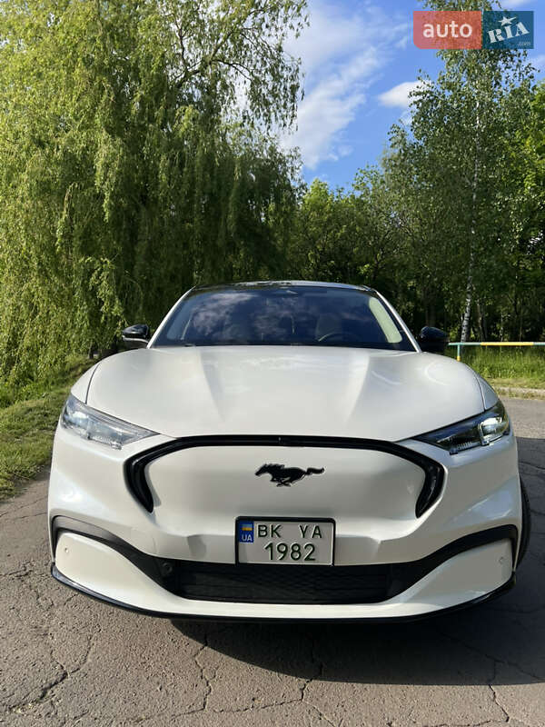 Позашляховик / Кросовер Ford Mustang Mach-E 2023 в Рівному