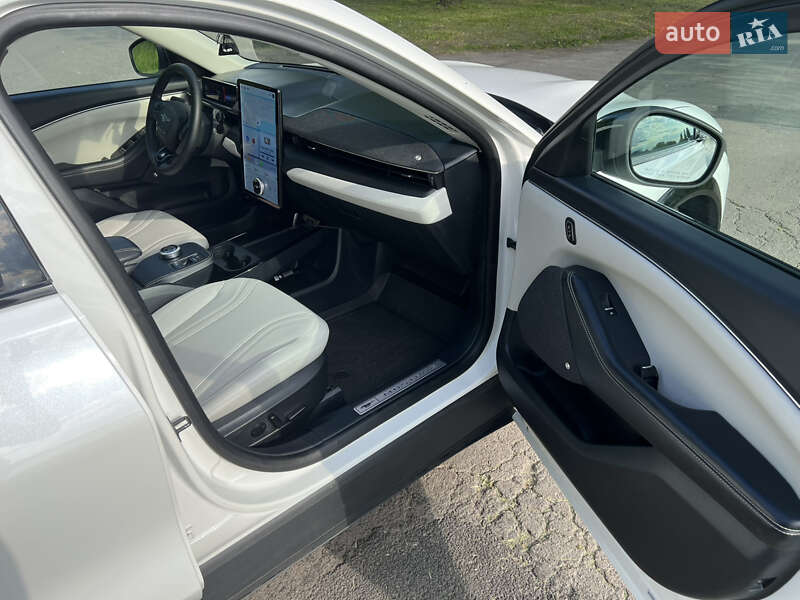 Позашляховик / Кросовер Ford Mustang Mach-E 2023 в Рівному