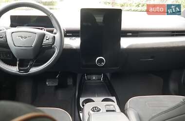 Внедорожник / Кроссовер Ford Mustang Mach-E 2022 в 
