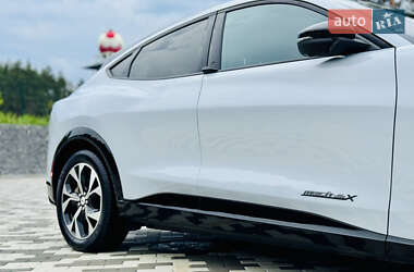 Позашляховик / Кросовер Ford Mustang Mach-E 2022 в 