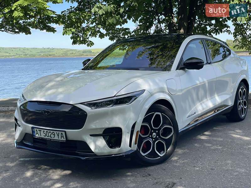 Позашляховик / Кросовер Ford Mustang Mach-E 2022 в 