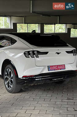 Внедорожник / Кроссовер Ford Mustang Mach-E 2021 в 