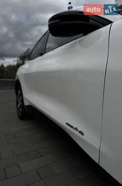 Внедорожник / Кроссовер Ford Mustang Mach-E 2021 в 