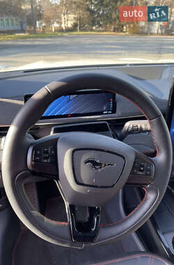 Позашляховик / Кросовер Ford Mustang Mach-E 2022 в 