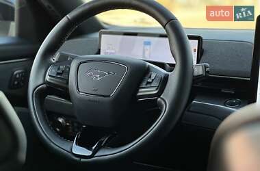Позашляховик / Кросовер Ford Mustang Mach-E 2021 в 