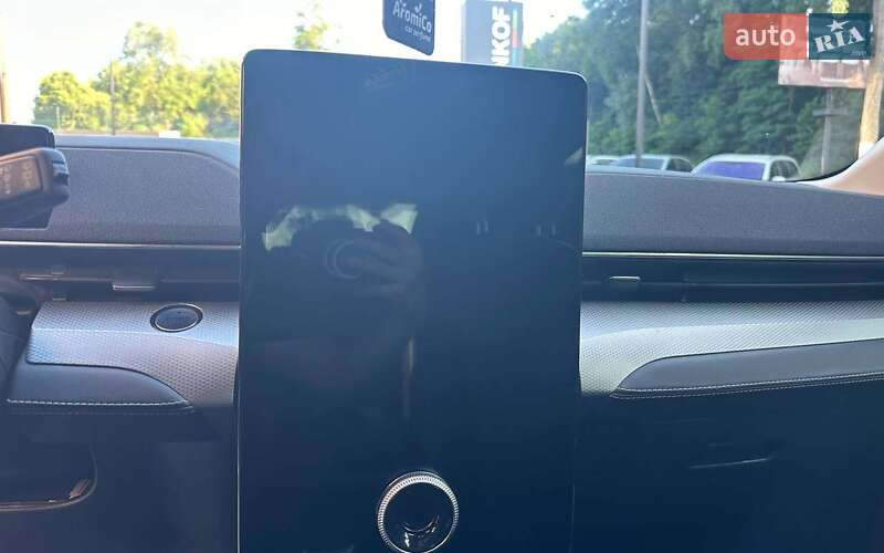 Позашляховик / Кросовер Ford Mustang Mach-E 2021 в Чернівцях