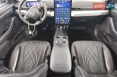Внедорожник / Кроссовер Ford Mustang Mach-E 2021 в 