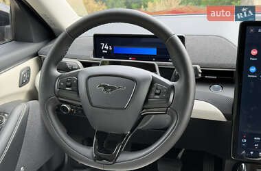 Позашляховик / Кросовер Ford Mustang Mach-E 2021 в 