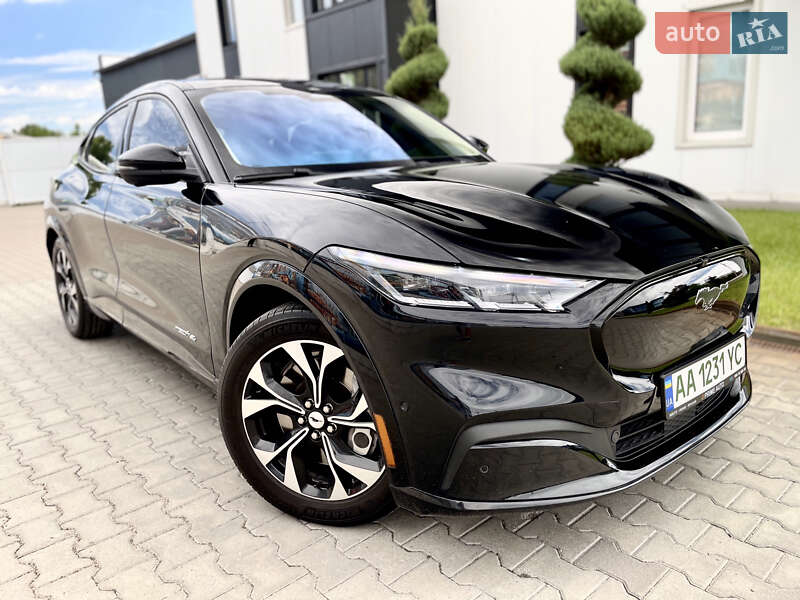Позашляховик / Кросовер Ford Mustang Mach-E 2021 в 