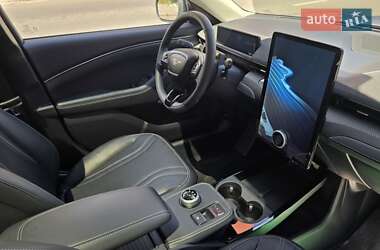 Позашляховик / Кросовер Ford Mustang Mach-E 2022 в 