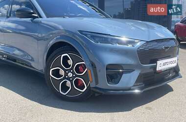 Позашляховик / Кросовер Ford Mustang Mach-E 2023 в 