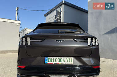 Позашляховик / Кросовер Ford Mustang Mach-E 2021 в 