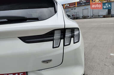 Позашляховик / Кросовер Ford Mustang Mach-E 2021 в 