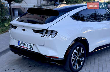 Внедорожник / Кроссовер Ford Mustang Mach-E 2021 в 
